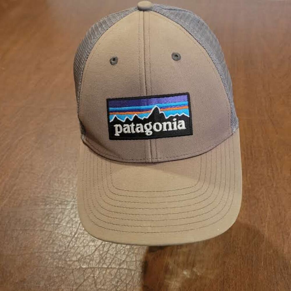Patagonia Snapback Trucker's Hat Cap mesh back one size fits all Khaki Purple